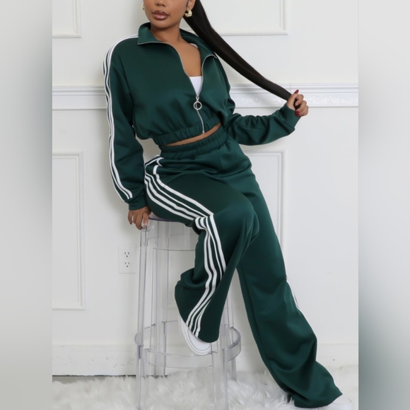 027. STRIPE TRACK SUIT - Picture 1 of 4